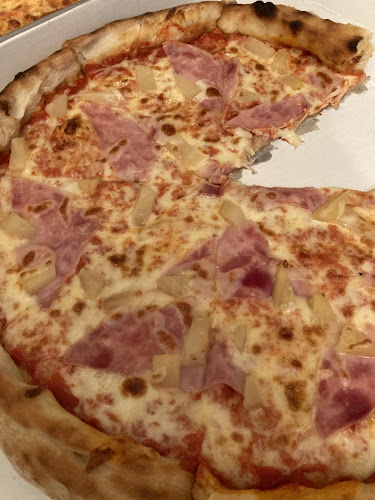 Rud's Pizza