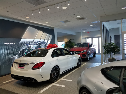 Mercedes Benz Dealer «Mercedes-Benz of Westmont», reviews and photos, 200 E Ogden Ave, Westmont, IL 60559, USA
