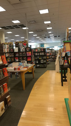 Book Store «Barnes & Noble Booksellers Palm Desert», reviews and photos, 72840 Highway 111 # 425, Palm Desert, CA 92260, USA