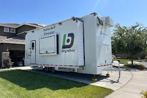 Dryvebox Visalia Tulare - Golf Lounge and Mobile Golf Simulator image