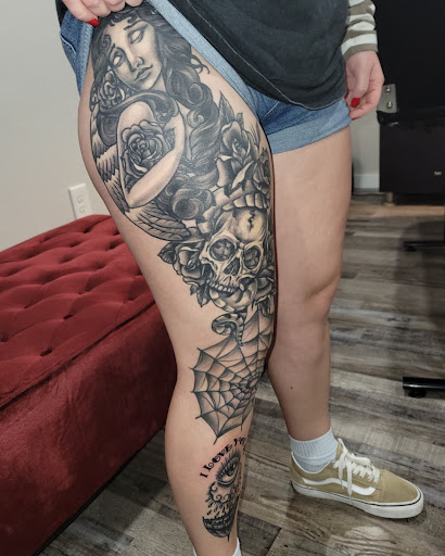 Tattoo Shop «La Rue Tattoo Inc.», reviews and photos, 351 N Central Ave, Umatilla, FL 32784, USA