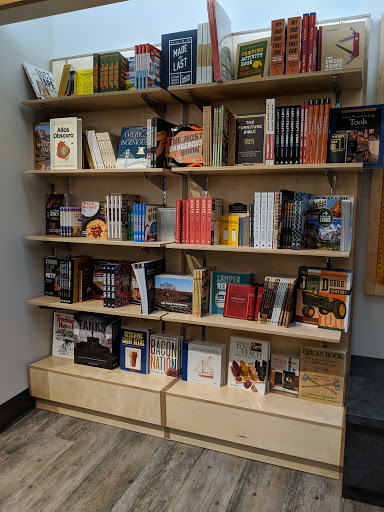 Shopping Mall «Woodbury Lakes», reviews and photos, 9020 Hudson Rd # 401, St Paul, MN 55125, USA