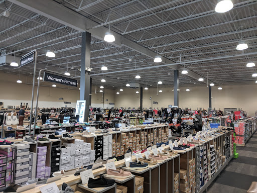 Shoe Store «DSW Designer Shoe Warehouse», reviews and photos, 8502 Eager Rd, Brentwood, MO 63144, USA