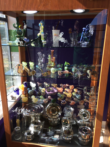 Tobacco Shop «Green Daze Glass & Smoke Shop», reviews and photos, 10323 SE Mill Plain Blvd, Vancouver, WA 98664, USA