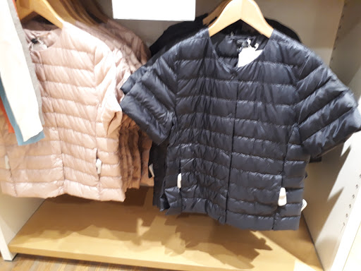 Stores to buy women's quilted vests Moscow