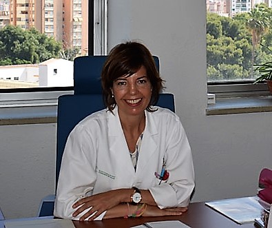 Doctora Marta Ribeiro González. Especialista en Cirugía Cáncer de Mama y Cáncer de Tiroides