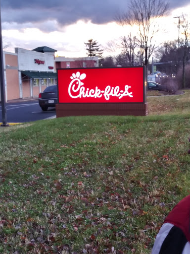 Fast Food Restaurant «Chick-fil-A», reviews and photos, 256 W Lee Hwy, Warrenton, VA 20186, USA