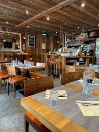 Atmosphère du Crêperie Restaurant la Ferme à Chamonix-Mont-Blanc - n°14