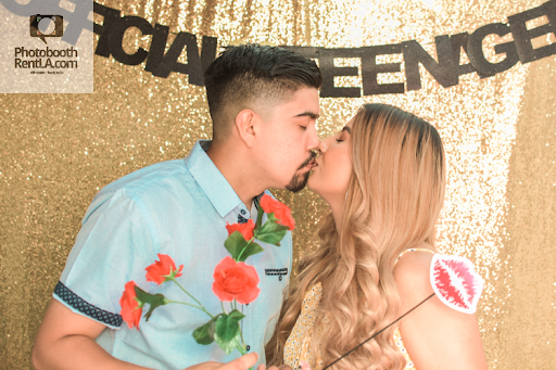 Photo Booth Rent Los Angeles - Rent Photo booths | Party Photobooth Rental Service