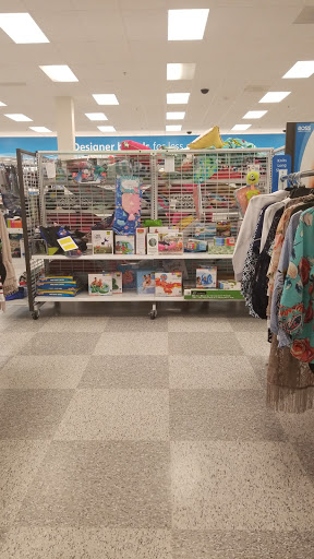 Clothing Store «Ross Dress for Less», reviews and photos, 523 S MacDade Blvd, Holmes, PA 19043, USA