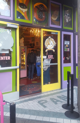 Donut Shop «Voodoo Doughnut», reviews and photos, 22 SW 3rd Ave, Portland, OR 97204, USA