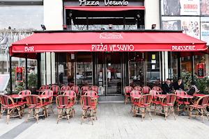 Pizza Vesuvio image