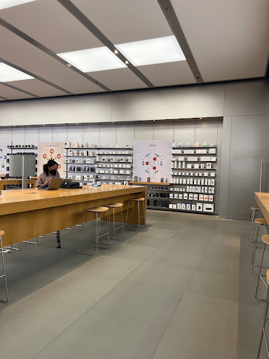 Computer Store «Apple Stonestown», reviews and photos, 3251 20th Ave, San Francisco, CA 94132, USA