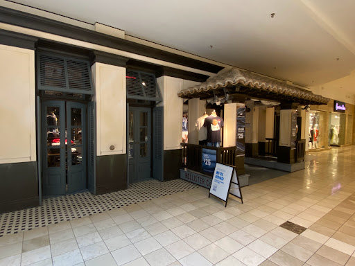 Clothing Store «Hollister Co.», reviews and photos, 400 4 Seasons Town Center Ent, Greensboro, NC 27407, USA