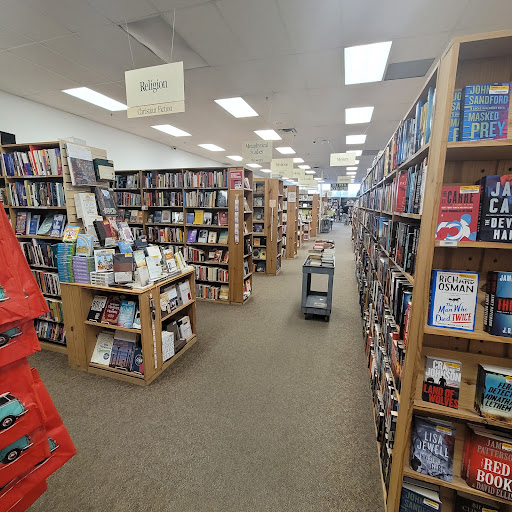 Book Store «Half Price Books», reviews and photos, 8601 Springbrook Dr NW, Coon Rapids, MN 55433, USA