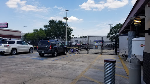 Shopping Mall «Horizon Park Shopping Center», reviews and photos, 3904 W Hillsborough Ave, Tampa, FL 33614, USA