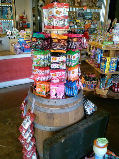 Candy Store «Rocket Fizz Valencia», reviews and photos, 24300 Town Center Dr #103, Valencia, CA 91355, USA