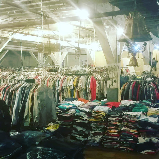 Wholesaler «Pixel 19 Vintage Clothing LLC», reviews and photos, 211 Klotter Ave, Cincinnati, OH 45219, USA