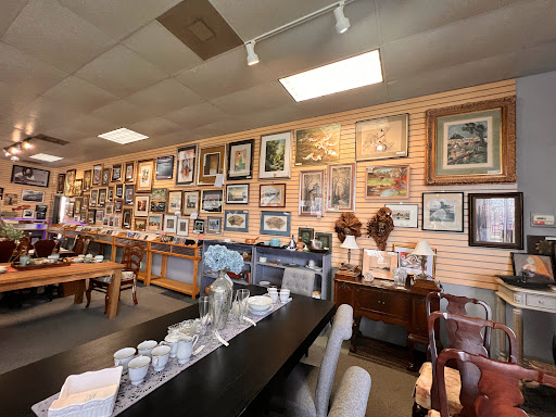 Consignment Shop «Retreat Home & Lifestyle Resale Store», reviews and photos, 1501 US-190, Covington, LA 70433, USA