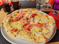 Pizza du Restaurant La ripaille à Pralognan-la-Vanoise - n°6