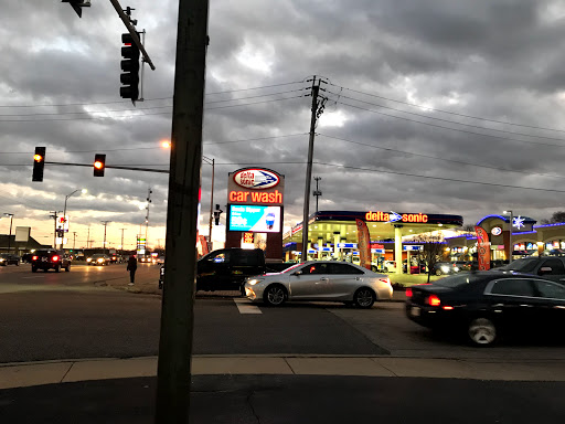 Car Wash «Delta Sonic Car Wash», reviews and photos, 13700 S Cicero Ave, Crestwood, IL 60445, USA