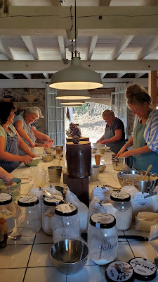 KRUIDENATELIER DE HERBORISTE / Atelier L' Herboriste à Villapourçon