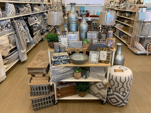 Home Goods Store «Tuesday Morning», reviews and photos, 2550 Fair Oaks Blvd, Sacramento, CA 95825, USA