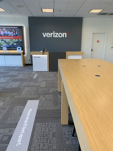 Cell Phone Store «Verizon Authorized Retailer - A Wireless», reviews and photos, 438 Ramsay Way #112, Kent, WA 98032, USA
