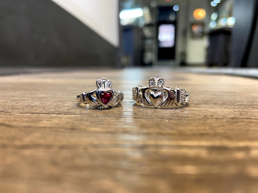 Jewelry Store «Welling and Co. Jewelers», reviews and photos, 8992 Cincinnati Dayton Rd, West Chester Township, OH 45069, USA