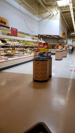 Grocery Store «Super Stop & Shop», reviews and photos, 600 Kinderkamack Rd, Emerson, NJ 07630, USA