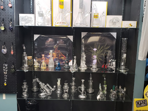Tobacco Shop «Hazel Sky Smoke Shop San Pedro», reviews and photos, 7071 San Pedro Ave, San Antonio, TX 78216, USA