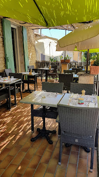 Atmosphère du Restaurant français La Terrasse à Goult - n°11
