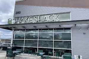 Shake Shack Livingston at the Circle image