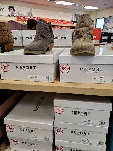 Shoe Store «Famous Footwear», reviews and photos, 2937 Taylor Rd Ext, Reynoldsburg, OH 43068, USA