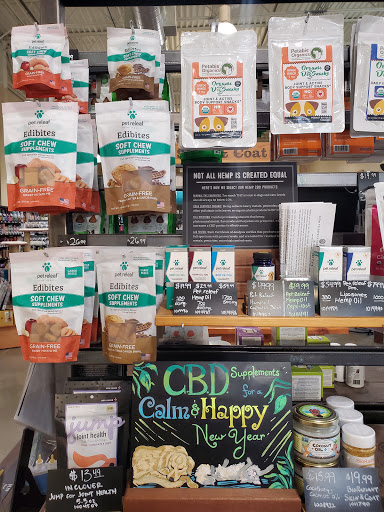 Pet Supply Store «Mud Bay», reviews and photos, 2800 196th St SW, Lynnwood, WA 98036, USA