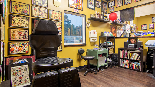Tattoo Shop «Broken Lantern Tattoo», reviews and photos, 1931 Belgrade Ave, Charleston, SC 29407, USA