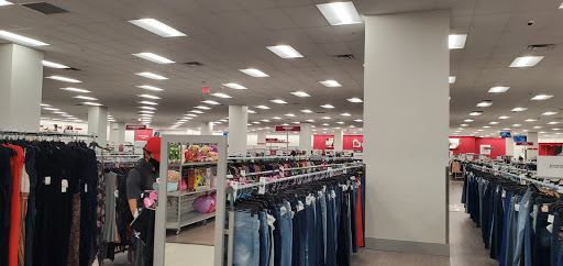 Clothing Store «Burlington Coat Factory», reviews and photos, 275 Main St #4, White Plains, NY 10601, USA