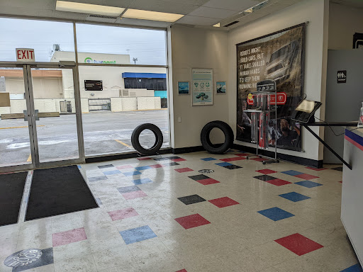Tire Shop «Firestone Complete Auto Care», reviews and photos, 941 Fort Crook Rd N, Bellevue, NE 68005, USA