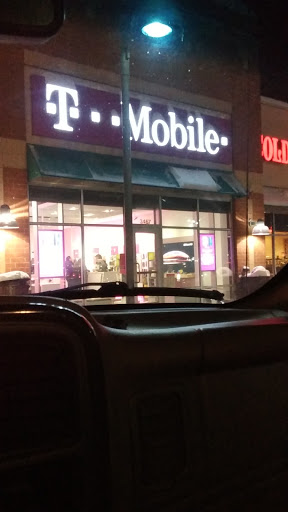 Cell Phone Store «T-Mobile», reviews and photos, 3467 River Rapids Dr, Coon Rapids, MN 55448, USA
