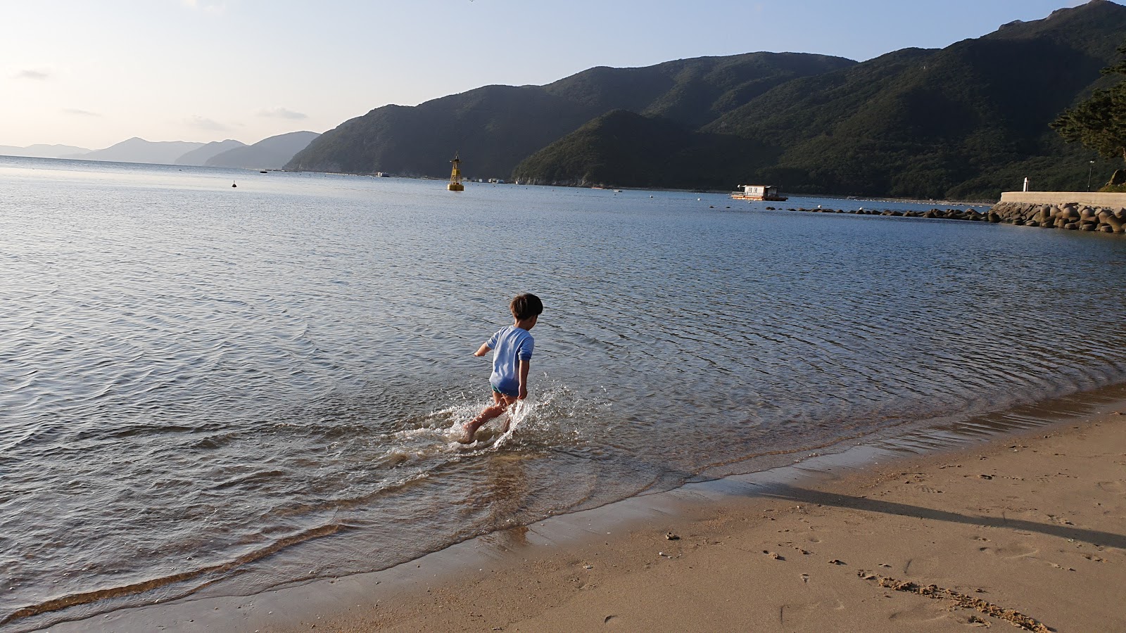 Foto van Myeongsa Beach en de nederzetting