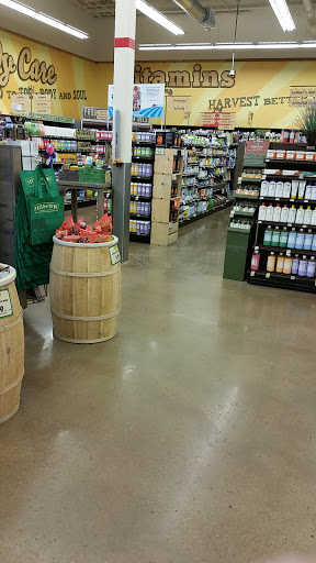Grocery Store «Fresh Thyme Farmers Market- W. Des Moines», reviews and photos, 2900 University Ave, West Des Moines, IA 50266, USA