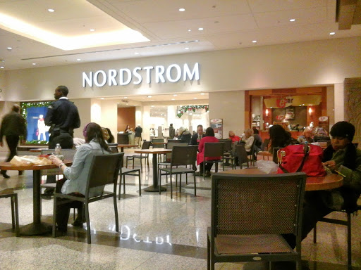 Department Store «Nordstrom Michigan Avenue», reviews and photos, 55 E Grand Ave, Chicago, IL 60611, USA
