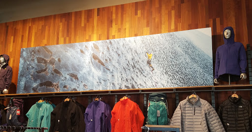 Clothing Store «The North Face», reviews and photos, 702 N Midvale Blvd, Madison, WI 53705, USA