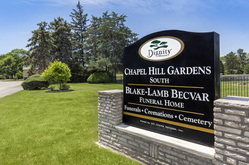 Cemetery «Chapel Hill Gardens South Funeral Home and Cemetery», reviews and photos, 11333 S Central Ave, Oak Lawn, IL 60453, USA