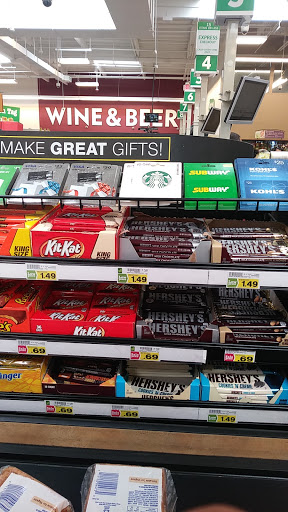 Grocery Store «Food 4 Less», reviews and photos, 4400 Slauson Ave, Maywood, CA 90270, USA