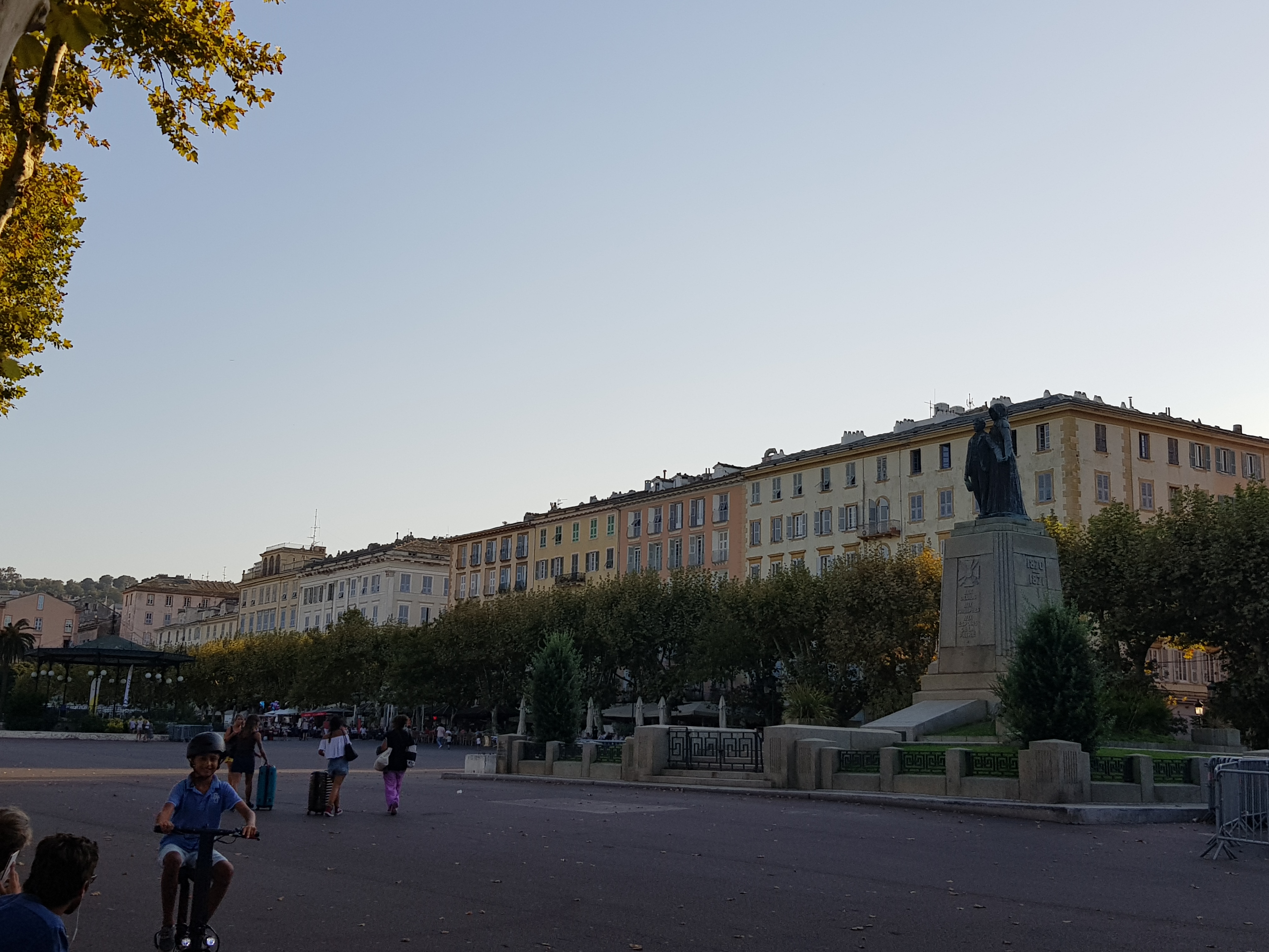 Photo n° 1 de l'avis de D. fait le 23/08/2017 à 03:56