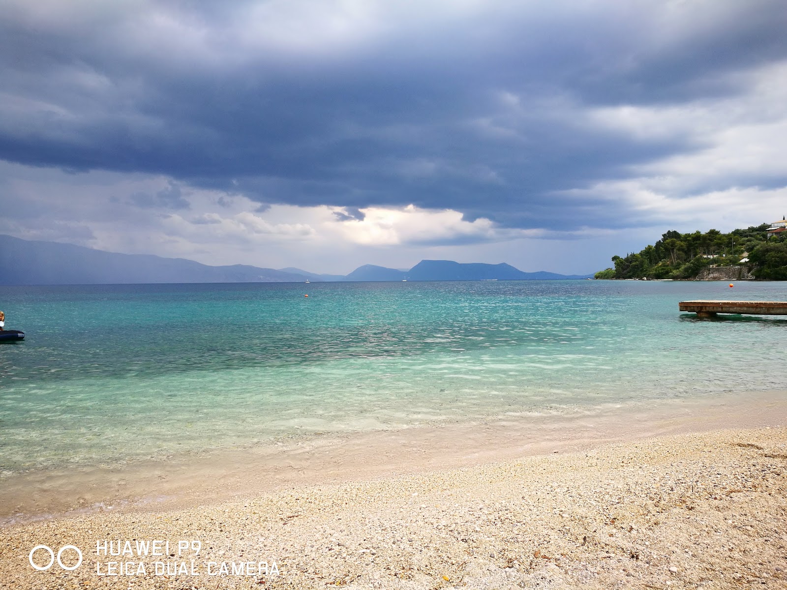 Nikiana Beach IV的照片 带有碧绿色纯水表面