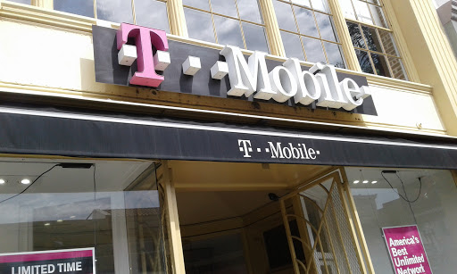 Cell Phone Store «T-Mobile», reviews and photos, 33 E Colorado Blvd, Pasadena, CA 91105, USA