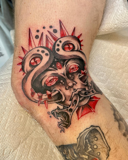 Find finger tattoo ideas for best friends for your next unique tattoo in Belgrade at The Loyal Sparrow Tattoo and Piercing