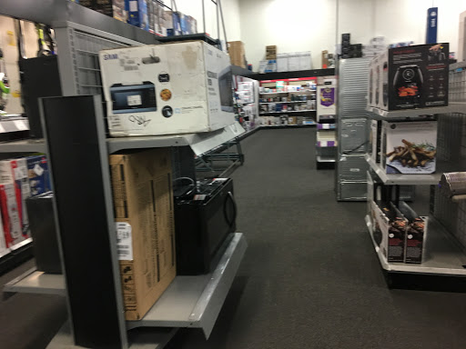 Electronics Store «Best Buy», reviews and photos, 16221 Ford Rd, Dearborn, MI 48126, USA